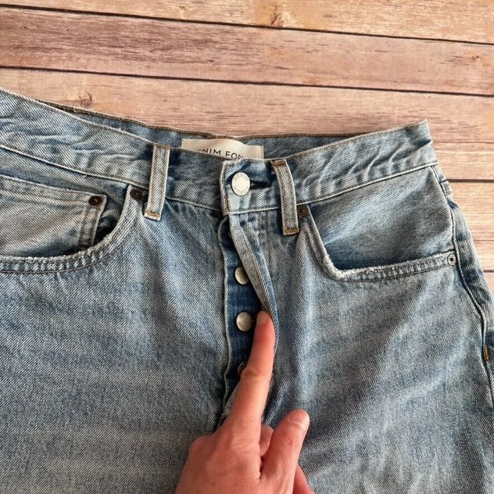 Denim Forum Joni High Rise Loose Jeans Light Wash Knee Holes Distressed - Picture 3 of 12